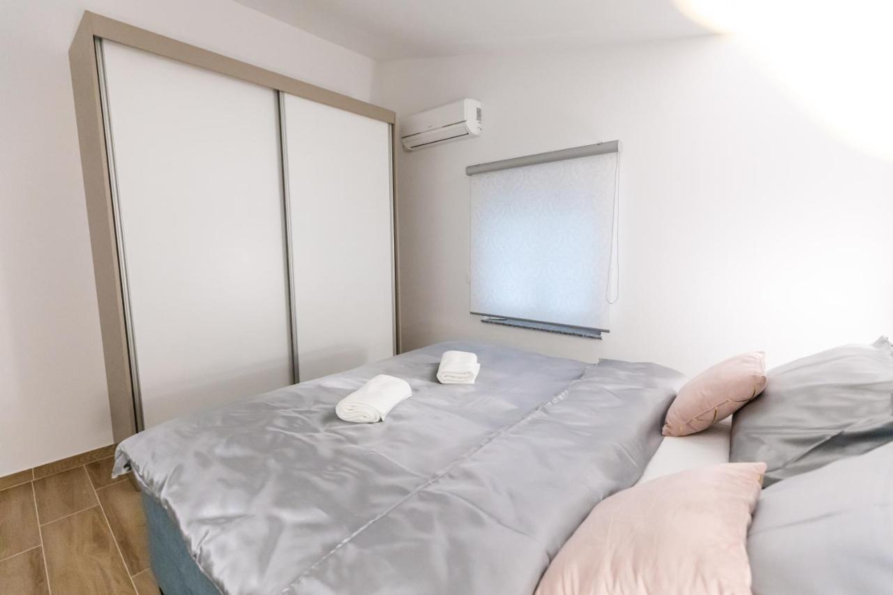 Apartman Laura ヴィル エクステリア 写真