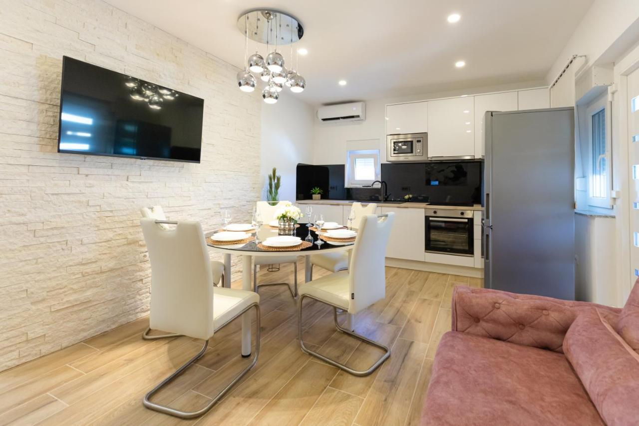Apartman Laura ヴィル エクステリア 写真